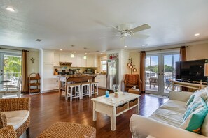 TV, DVD player, books, video library - Dog-friendly home on a wide canal w/ WiFi & amazing water views (Tavernier)