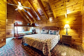 4 habitaciones, tabla de planchar con plancha y acceso a internet