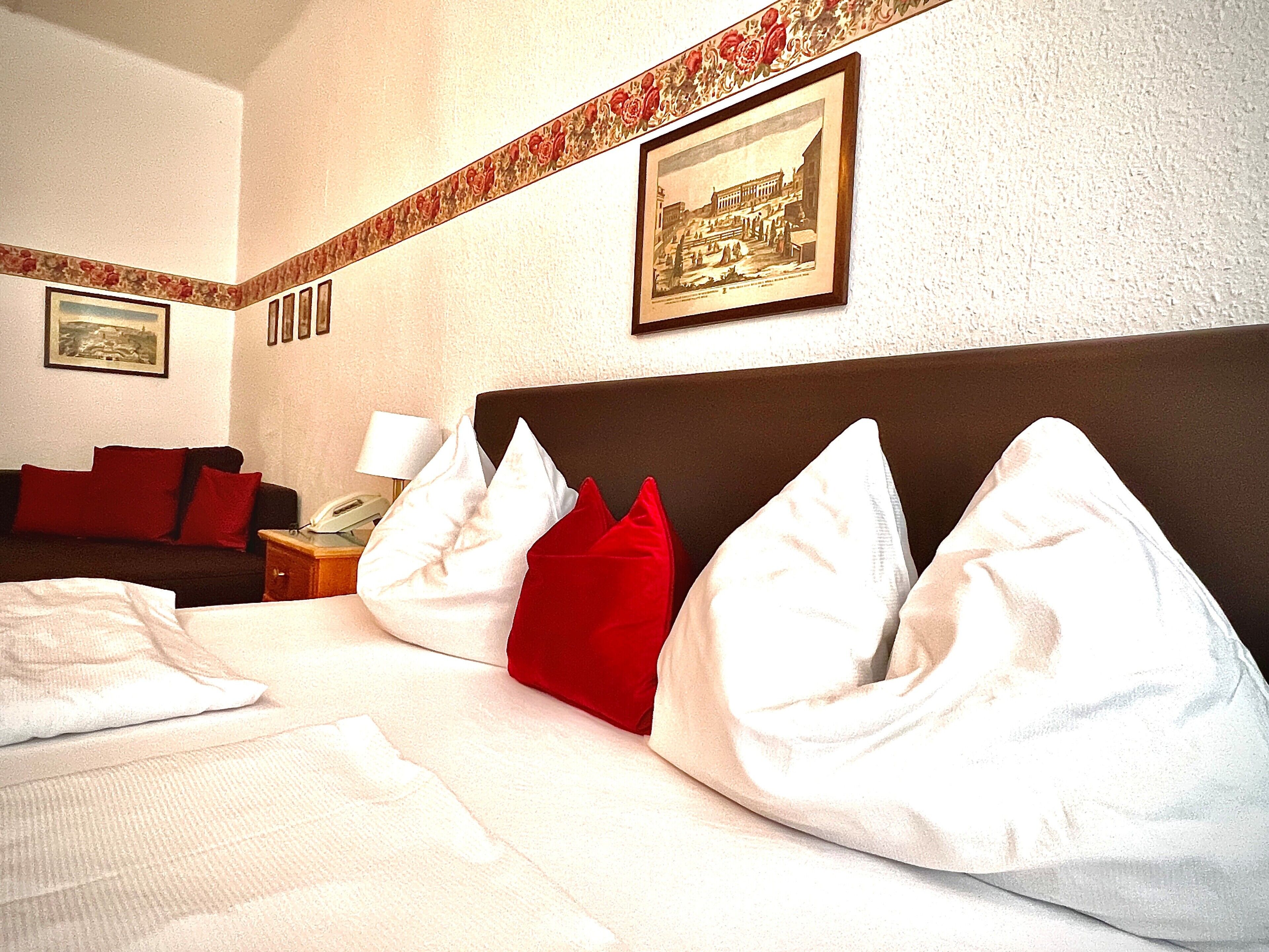 basic triple room | 1 bedroom, individually decorated, individually furnished, free wifi