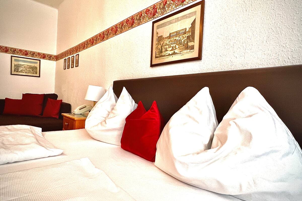 basic triple room | 1 bedroom, individually decorated, individually furnished, free wifi