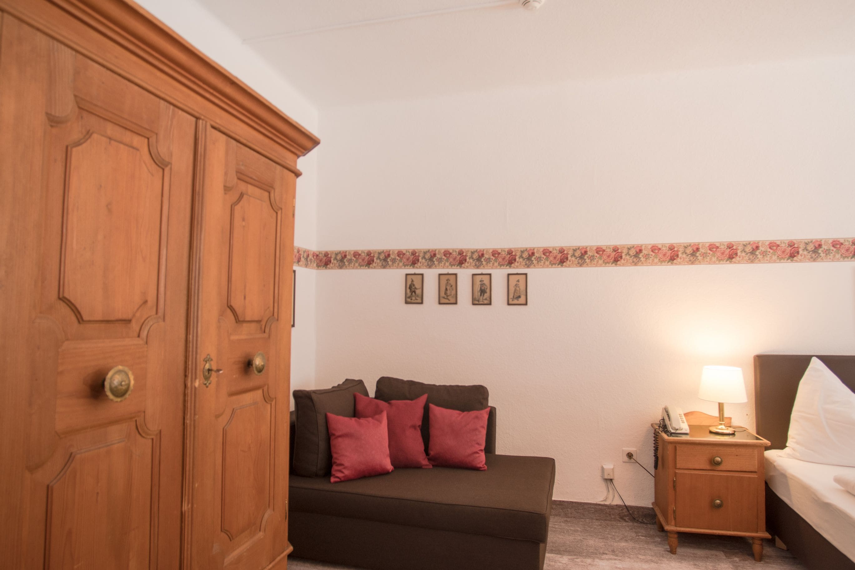 basic triple room | room amenity