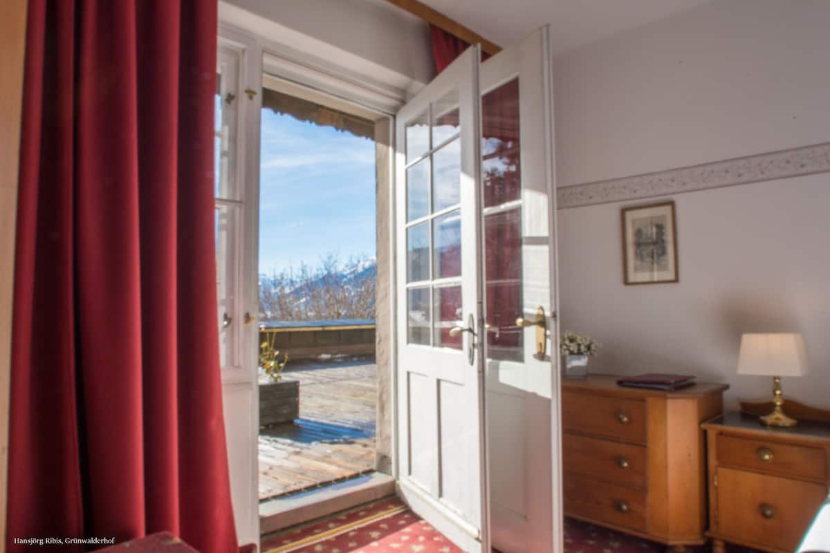 classic double room, balcony | 1 bedroom, individually decorated, individually furnished, free wifi