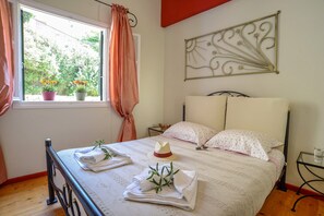 Leilighet, 2 soverom, sjøutsikt | 2 soverom, strykejern/-brett og barnesenger (inkludert)