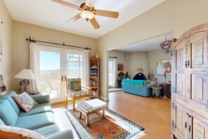 TV, lettore DVD, videoteca