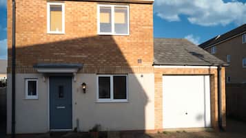 House, Private Bathroom (Bank Side House) | Exterior