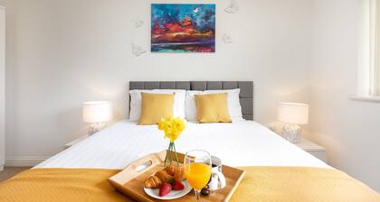 KVM - Peacock Apartment