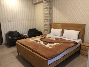 Deluxe Double Room, 1 King Bed, Non Smoking | Premium bedding, desk, free WiFi - Rose Palace Hotel (Islamabad)