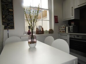 시티 스튜디오, 더블침대 1개 (Kitchen) | 전용 주방 | 냉장고, 전자레인지, 쿡탑, 커피/티 메이커