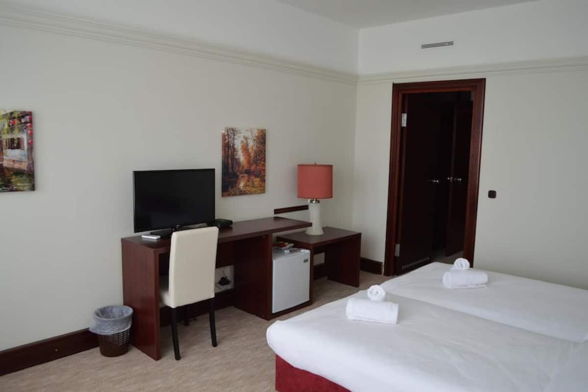 Superior Double or Twin Room, Balcony | Desk, iron/ironing board, free cribs/infant beds, free WiFi