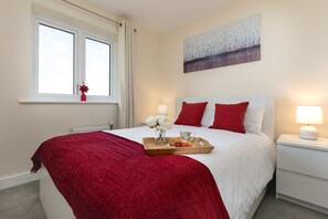 Casa, 3 habitaciones | 3 dormitorios, tabla de planchar con plancha, wifi gratis y ropa de cama