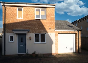 House, Private Bathroom (Bank Side House) | Exterior - KVM - Swan House (Peterborough)