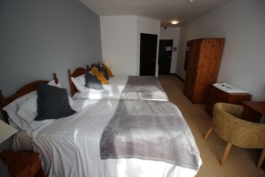 Family Triple Room, Multiple Beds, Non Smoking | Desk, iron/ironing board, free WiFi, bed sheets - Clee Hotel (Cleethorpes)