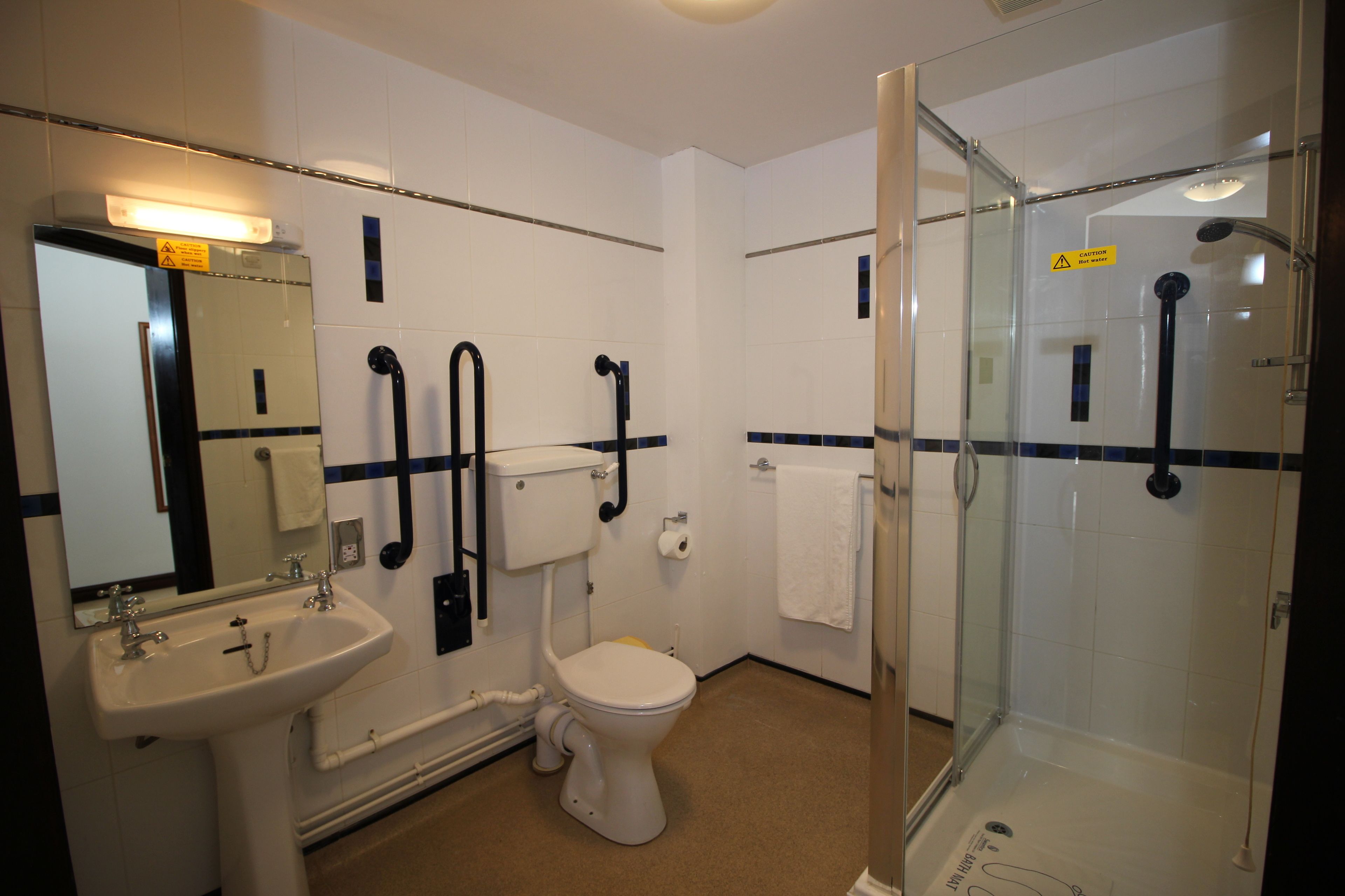 family triple room, multiple beds, non smoking | bathroom | combined shower/bathtub, free toiletries, hair dryer, towels