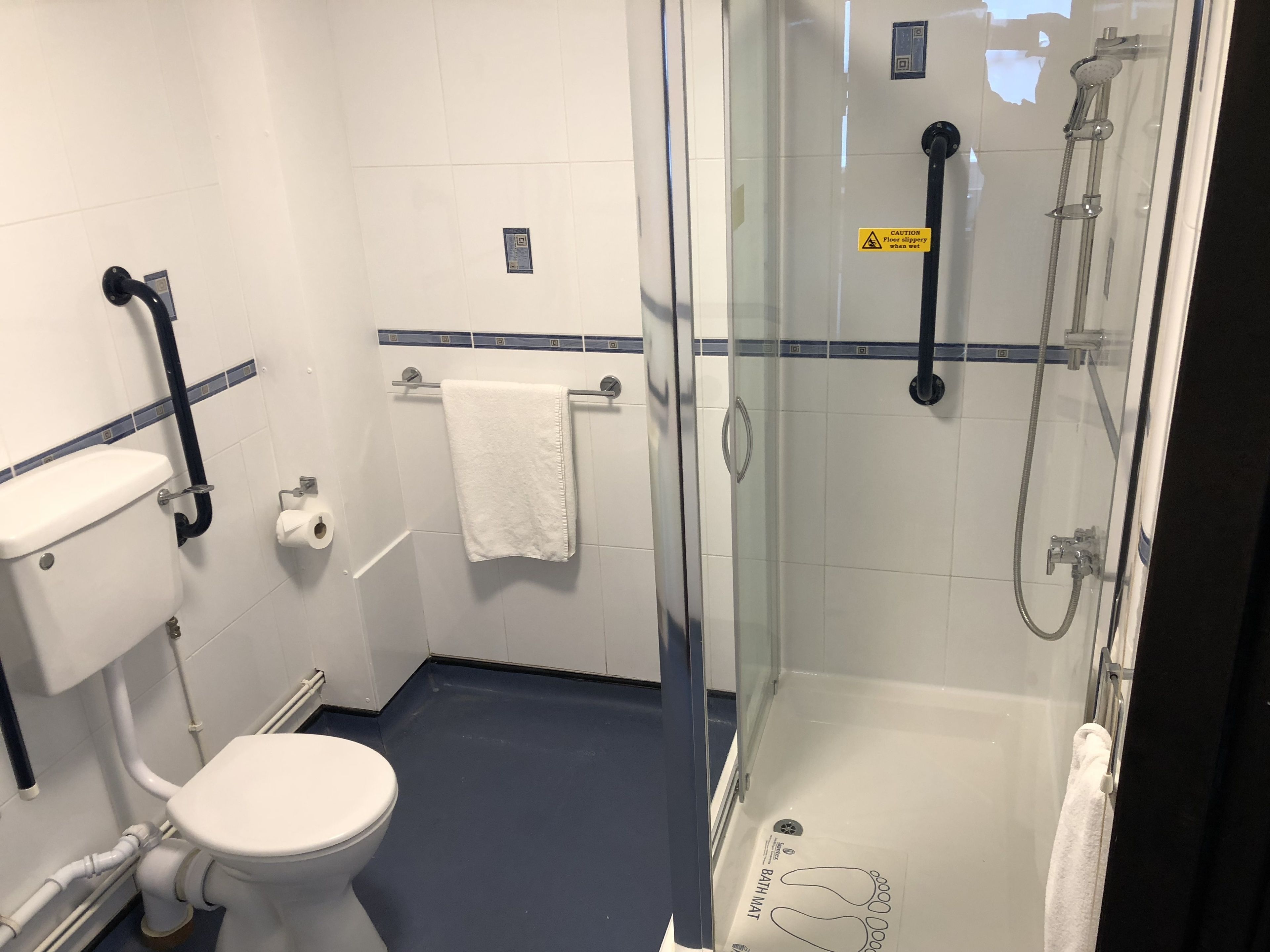 Habitación doble ejecutiva, 1 cama matrimonial, para no fumadores | Regadera en el baño