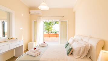 Deluxe Apartment Ground floor | 4 bedrooms, in-room safe, iron/ironing board, free cribs/infant beds