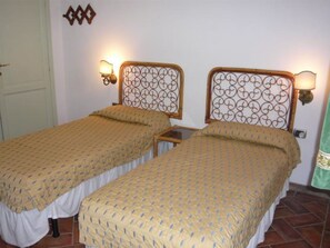 Iron/ironing board, free cots/infant beds, bed sheets