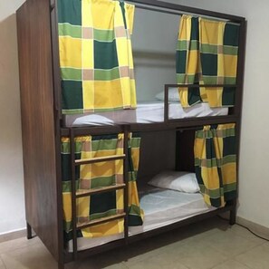 Dormitório compartilhado, em dormitório misto, banheiro compartilhado ((8 Beds in Total)) | Wi-Fi de cortesia