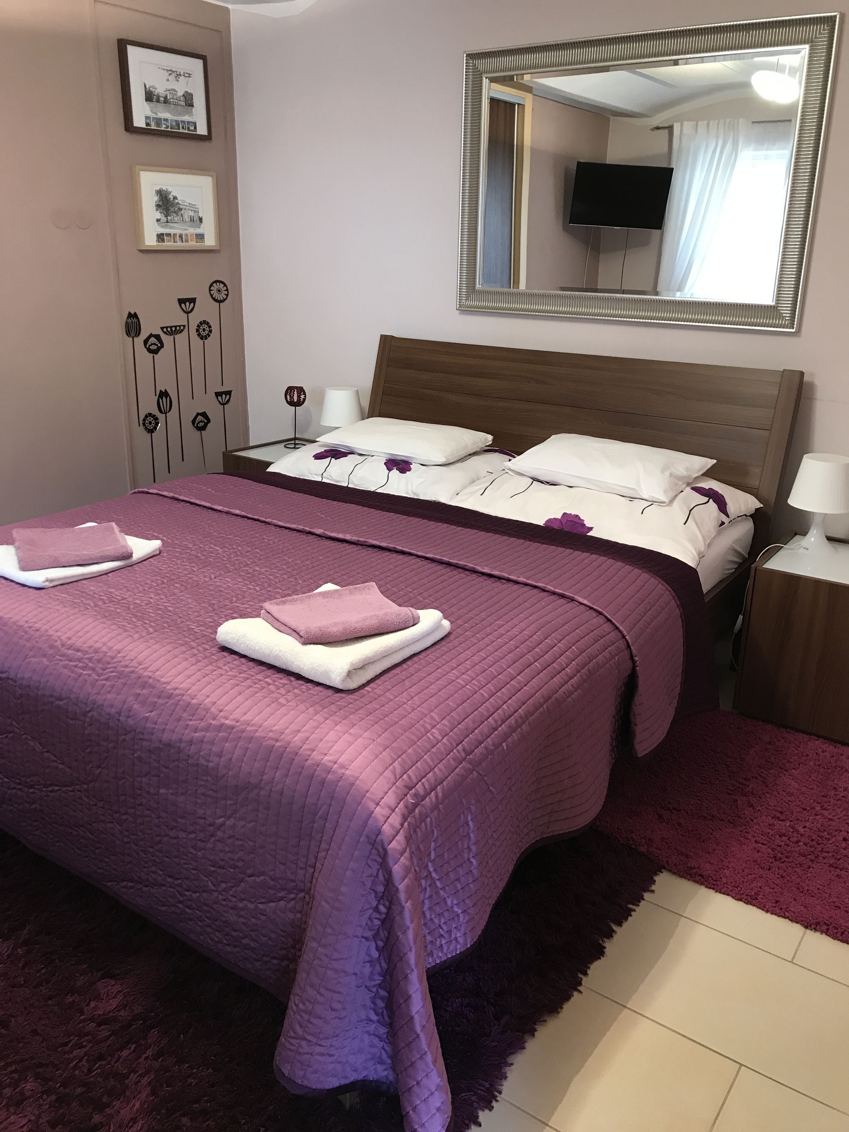 Departamento Confort | Decoración personalizada, muebles diferentes y escritorio 