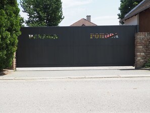 Entrada de la propiedad