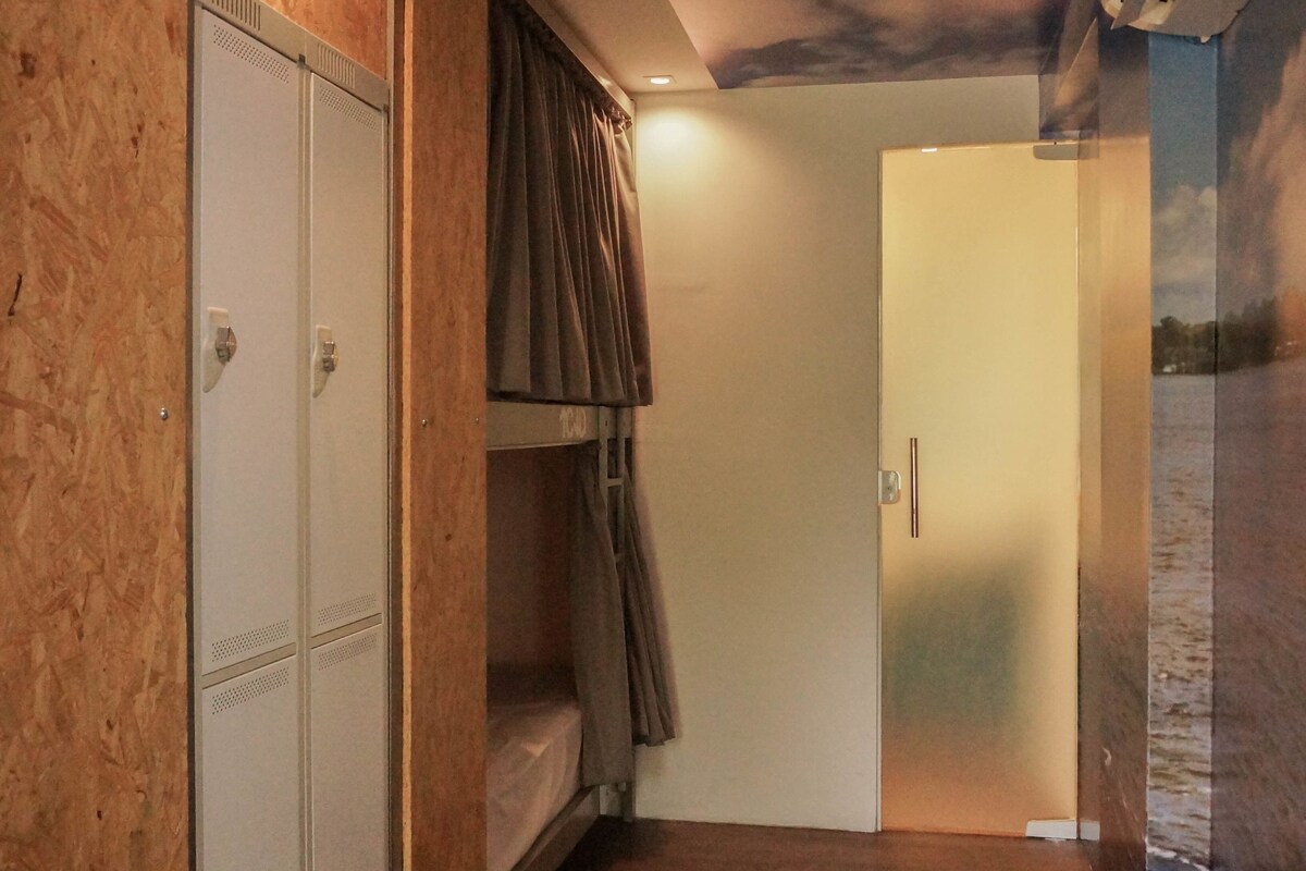 Design Shared Dormitory, Mixed Dorm, Garden View
