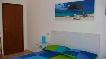 Habitación doble, baño privado, vistas al mar | Sábanas italianas Frette y ropa de cama de alta calidad