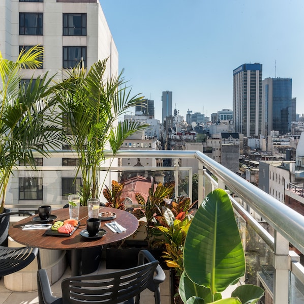 Coffres-forts dans les chambres, bureau, Wi-Fi gratuit, draps fournis