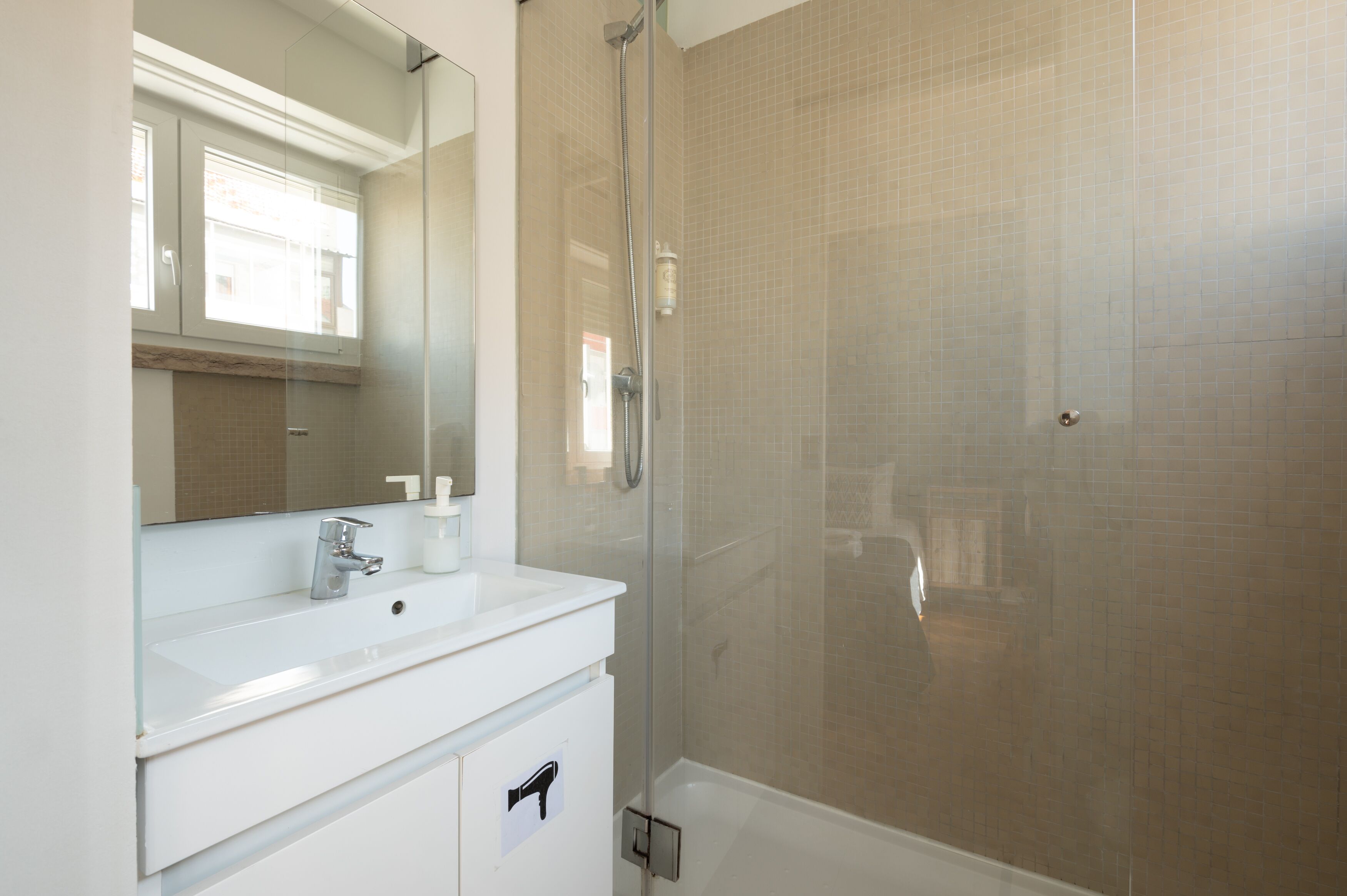 Photo - DuMont Lisbon Guesthouse