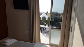 Double Room, Terrace | Blackout drapes, free WiFi, bed sheets