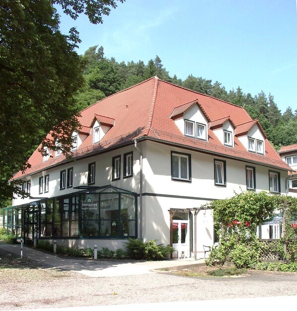 Front of property - Waldhotel Linzmühle (Lindig)