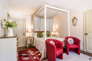 Classic-Doppelzimmer (Four Poster) | Individuell dekoriert, individuell eingerichtet, Bügeleisen/Bügelbrett