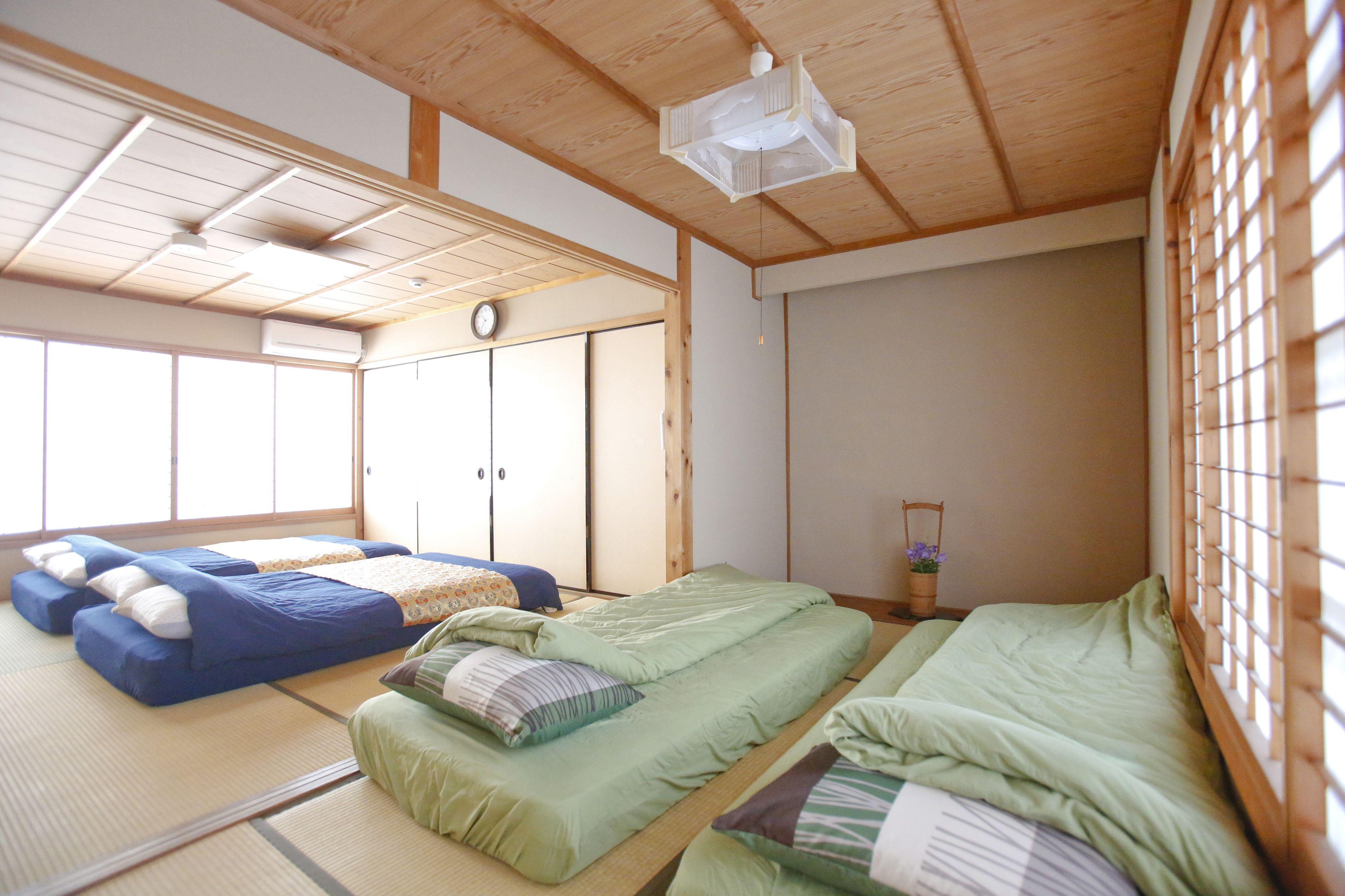 Maison familiale, 2 chambres, cuisine, vue sur la ville | 2 chambres, literie de qualité, rideaux d’obscurcissement