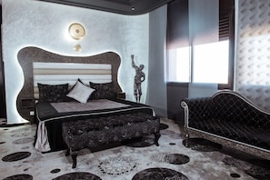 Suíte premium, 1 cama King | Roupas de cama de algodão egípcio, roupas de cama premium, frigobar