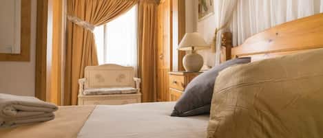 Minibar, Schreibtisch, kostenloses WLAN