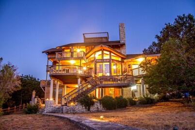 ULTIMATE TX LAKE HOUSE! Waterfront, 360 Views, Lake Travis, Austin, Hill Country