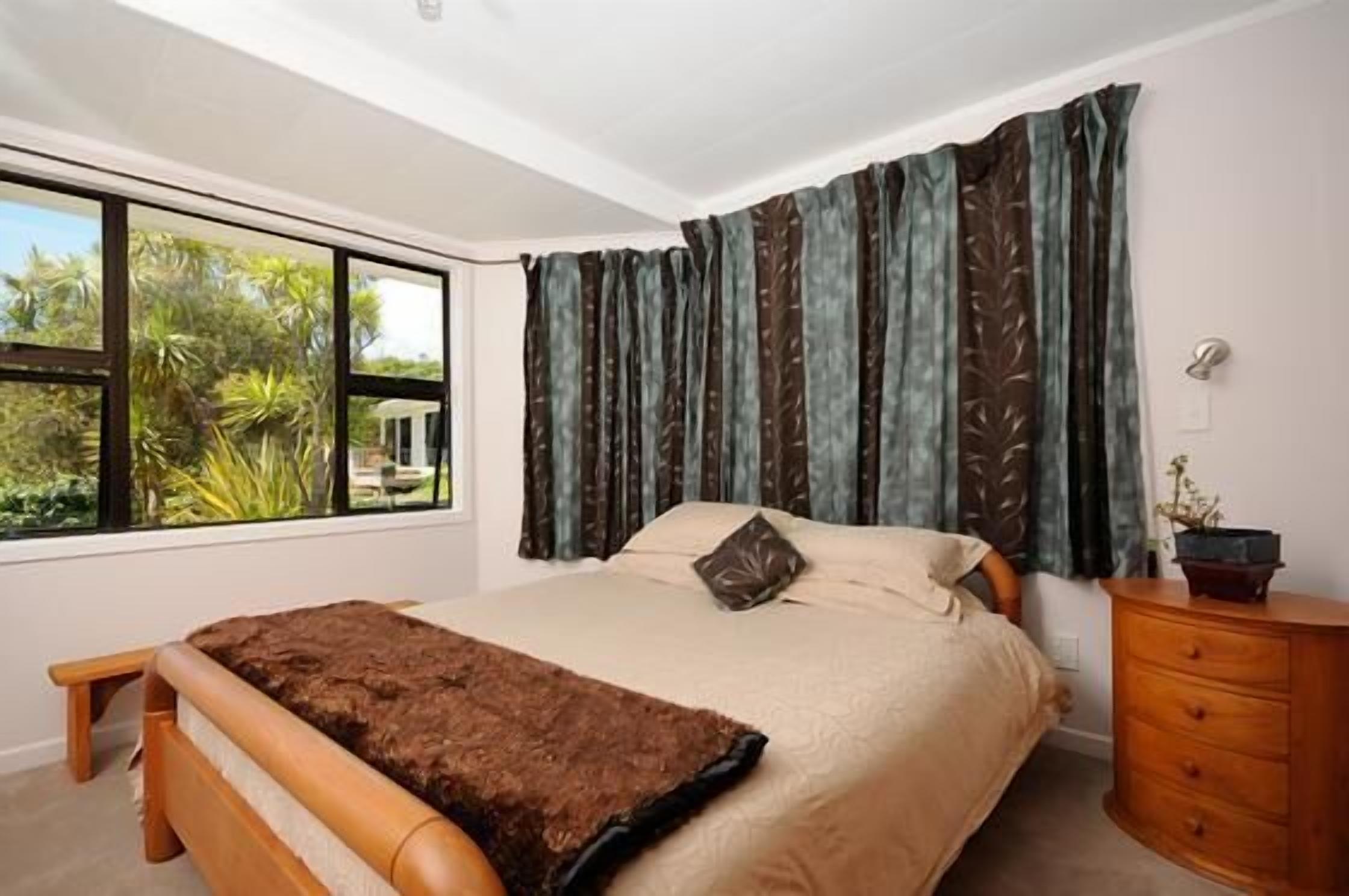 3 Schlafzimmer, Bügeleisen/Bügelbrett, Bettwäsche