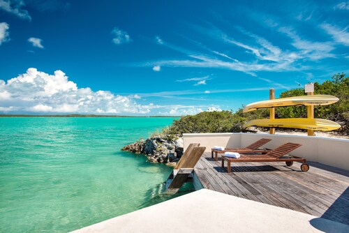 2 acre Waterfront  Estate (unbelievable views, 2 Pools, Kayaks,)