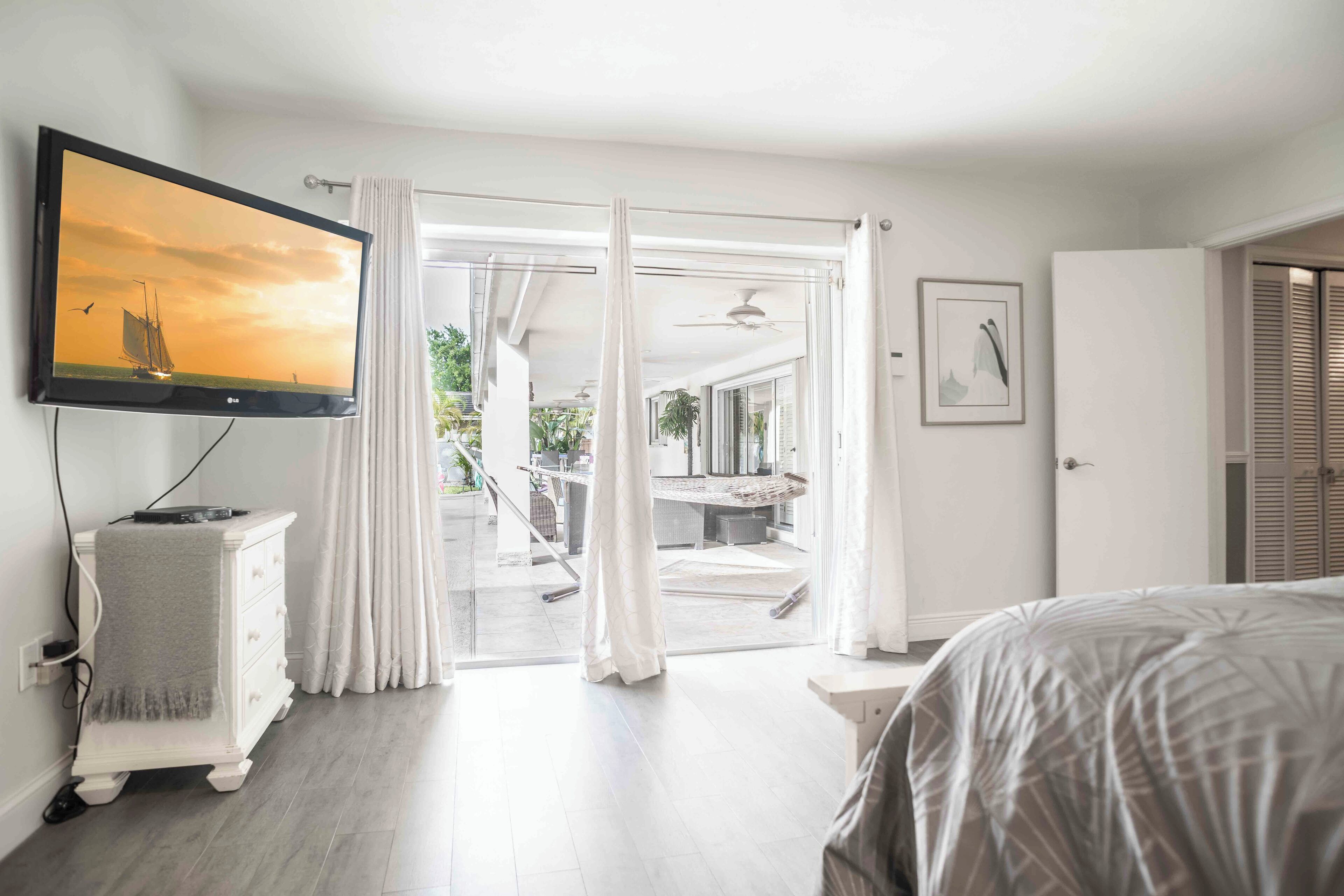 4 chambres, coffres-forts dans les chambres, bureau