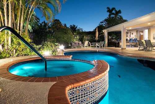 Private Pool w/ Hot Tub! Family Friendly Subtropical Retreat w/ Huge Yard