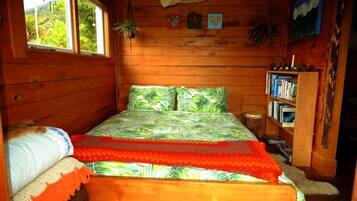 1 bedroom, bed sheets