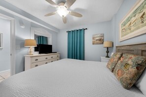1 bedroom, iron/ironing board, free WiFi, bed sheets - Gulf Shores Beachfront Escape | Sleep 4 | Pool + On-Site Dining | Book Your Stay (Gulf Shores)