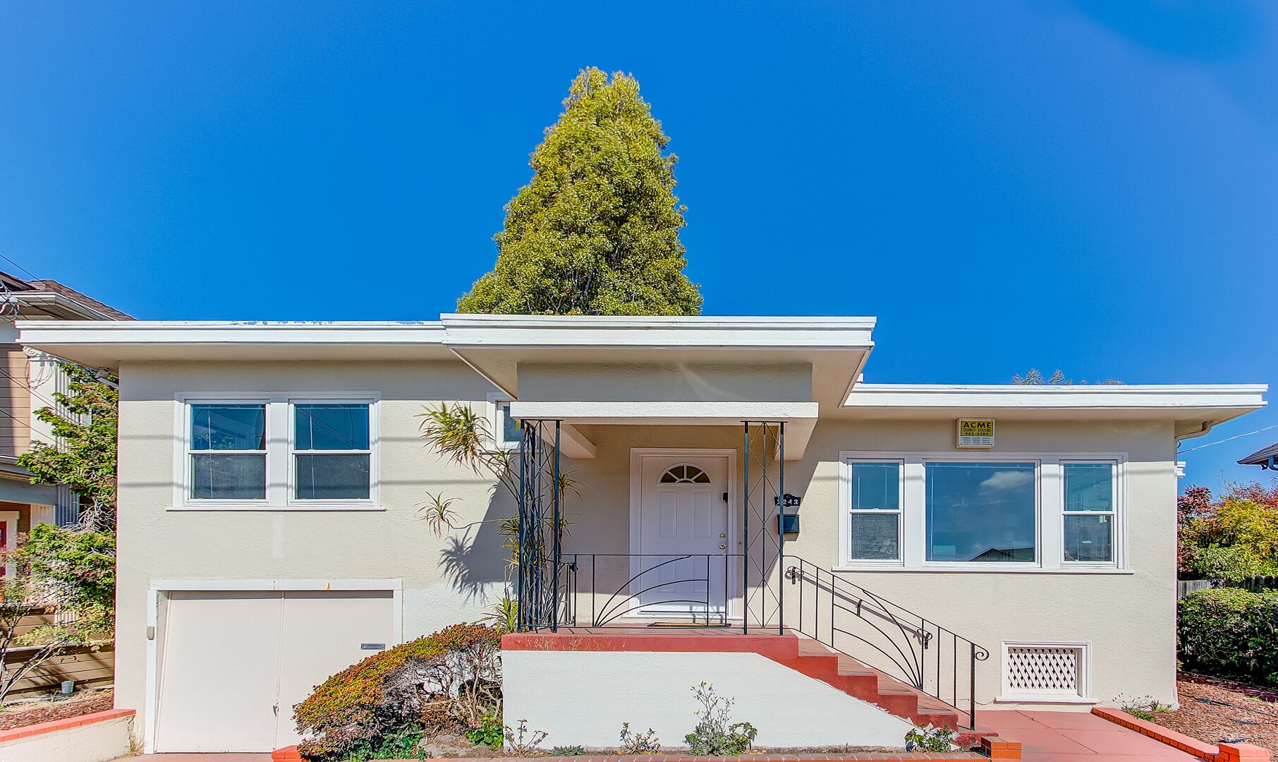 In the Heart of Berkeley, CA! Charming 2BR Home