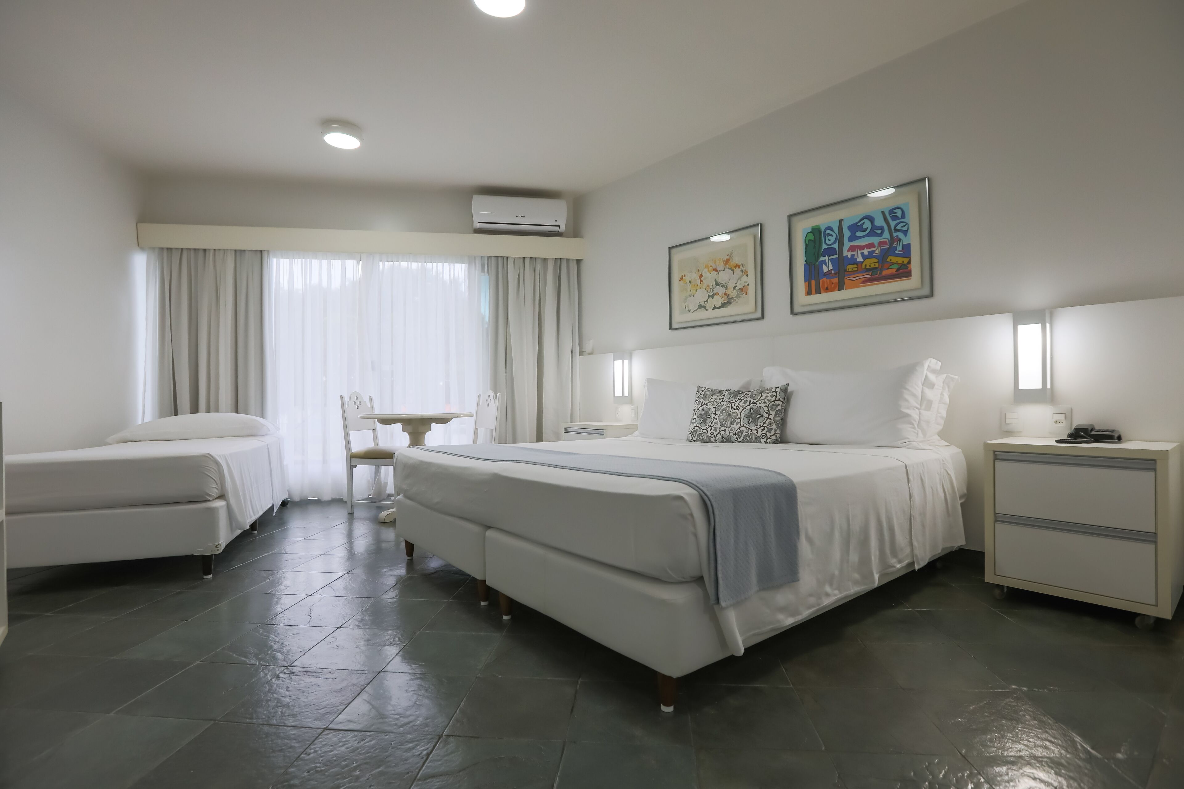 family apartment, partial sea view | 1 bedroom, minibar, in-room safe, laptop workspace