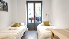 3 bedrooms, iron/ironing board, free WiFi, bed sheets - MODERN APT WITH IDEAL LOCATION NEXT TO ATOCHA STATION (Madrid)