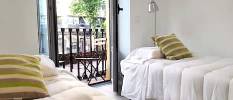 3 chambres, fer et planche à repasser, Wi-Fi gratuit, draps fournis