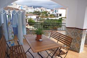 Outdoor dining - Camino del Rey house area (Alora)