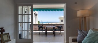 New apartment with direct sea view to relax