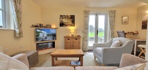 Smart TV, fireplace, DVD player, ping pong