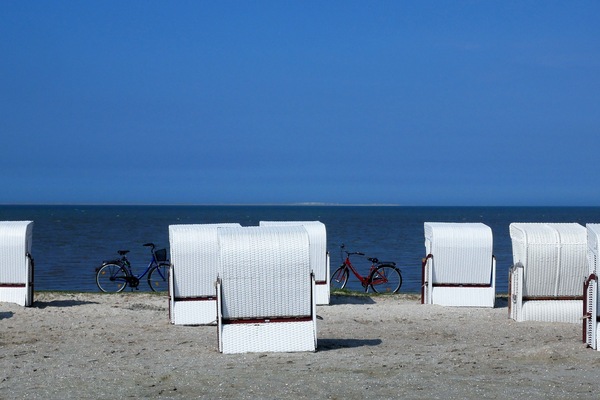 In Strandnähe, Liegestühle