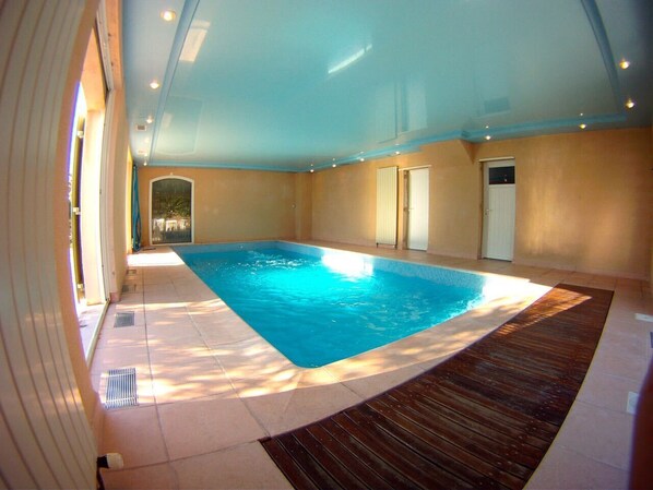 Innenpool, beheizter Pool