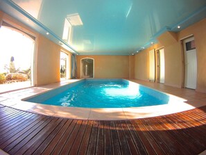 Innenpool, beheizter Pool